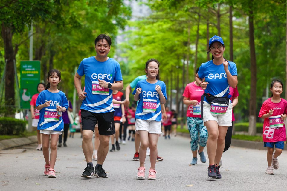 ecopark Marathon giải chạy gắn kết gia đình