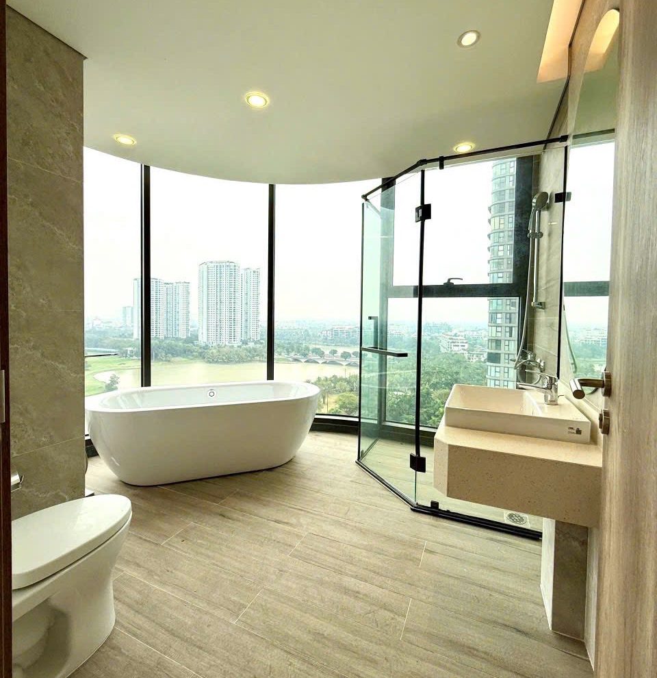 phòng vệ sinh master căn 08 tòa R Onsen