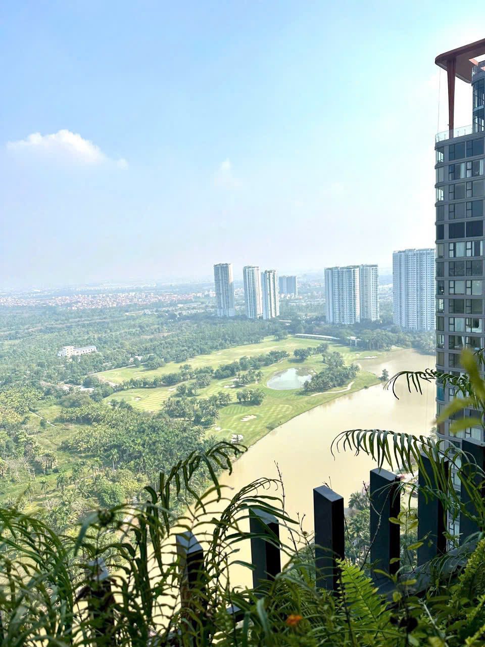 view từ căn hộ 2 phòng ngủ landmark onsen ecopark