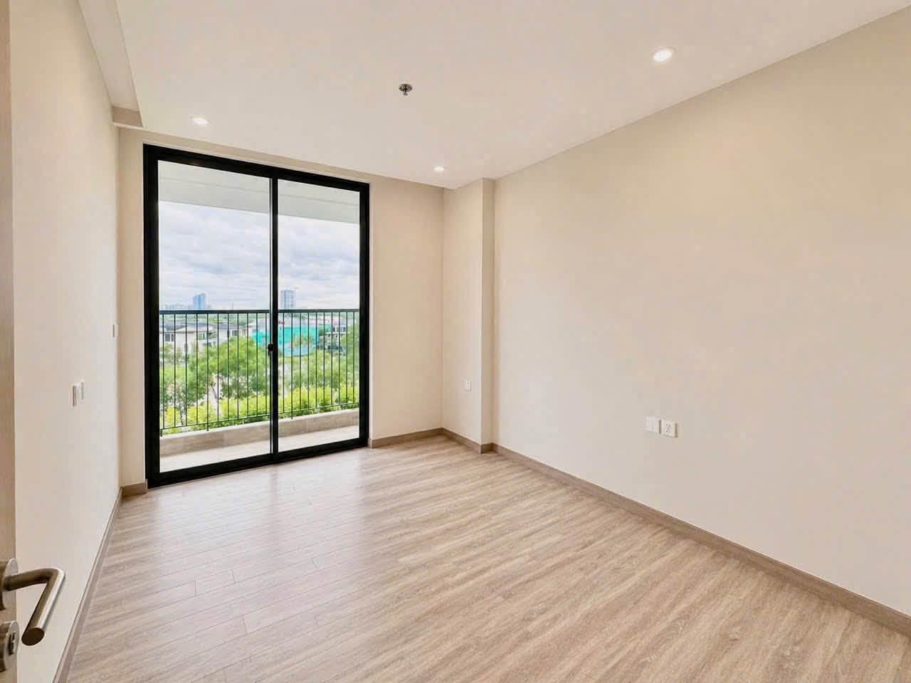 bán căn 2pn sky forest 74m2 tầng thấp