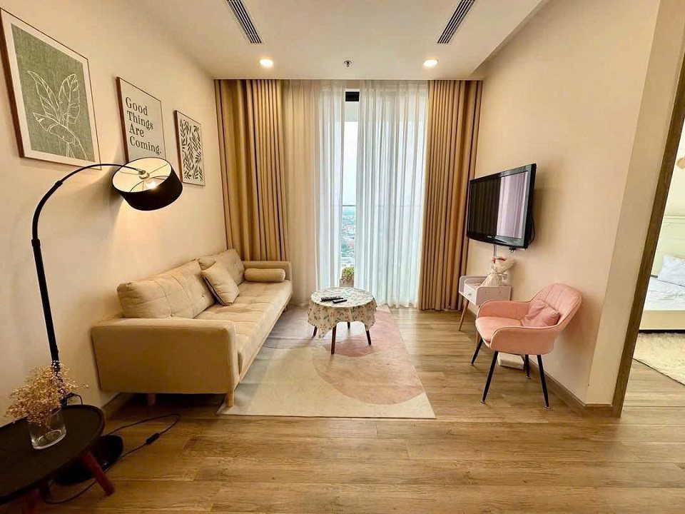 bán căn hộ 2 phòng ngủ 1 WC Sol Forest full nội thất
