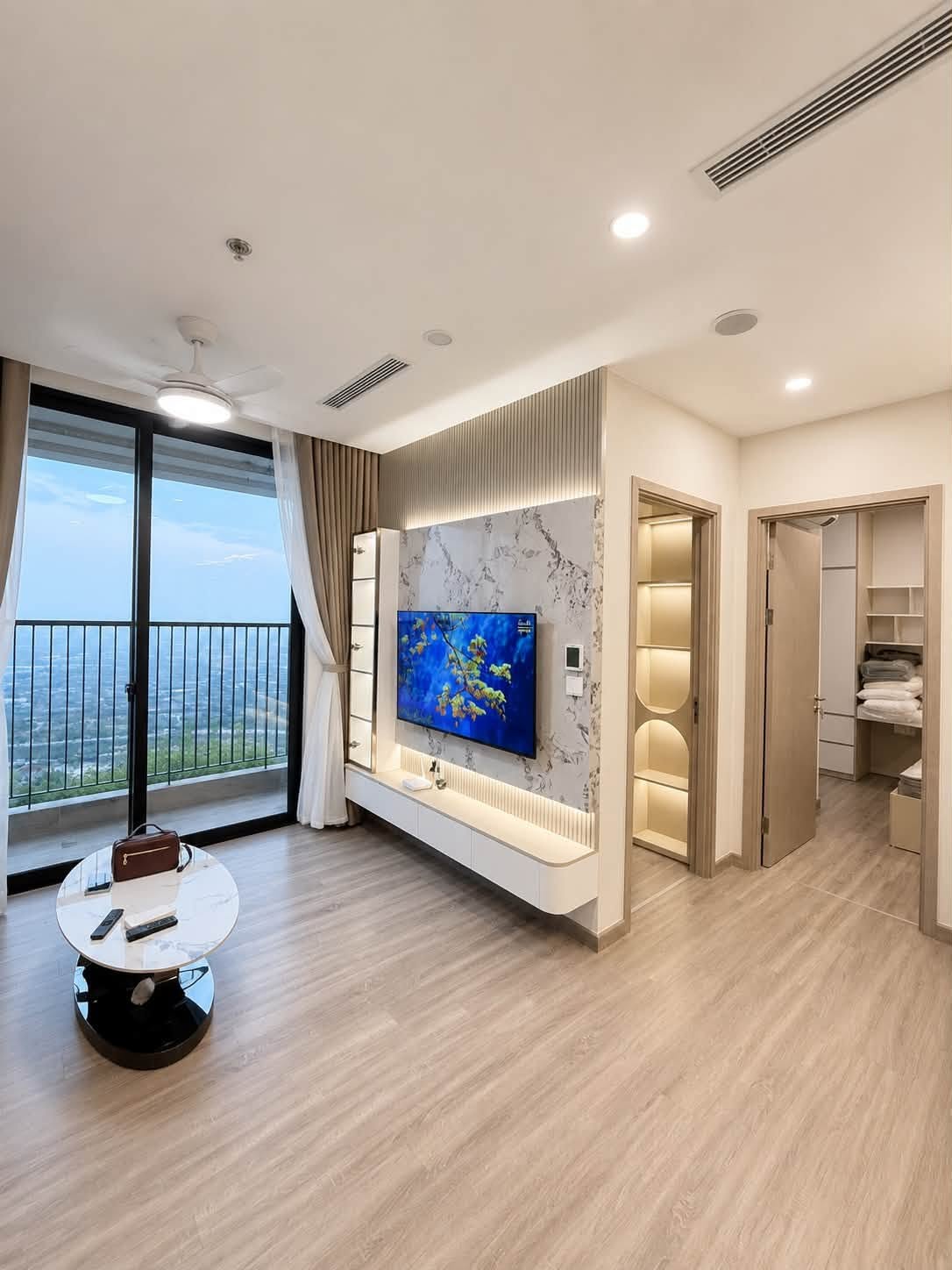 cho thuê 2 phòng ngủ sky forest 60m2