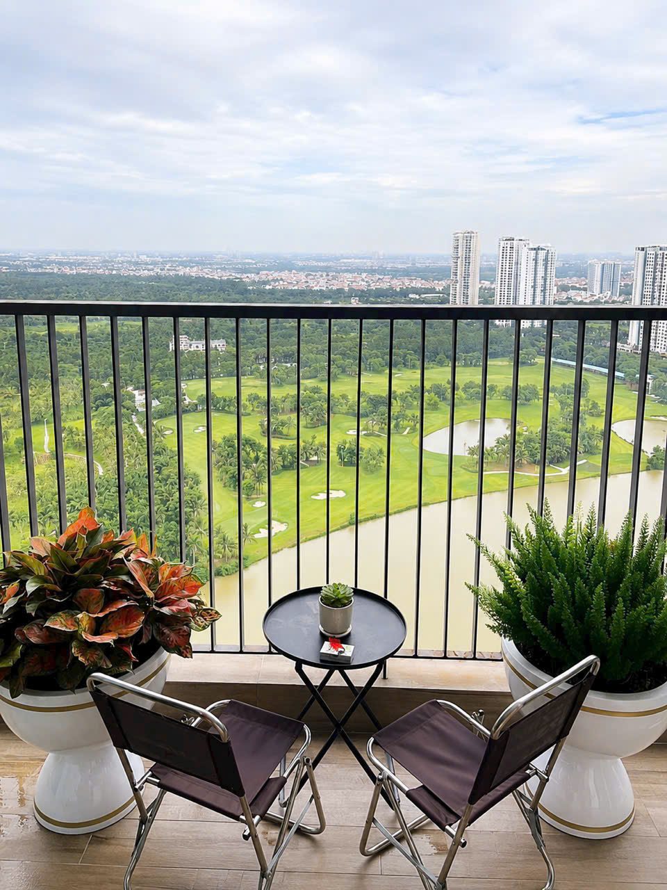 Cho thuê căn hộ Landmark Ecopark View hồ Thiên Nga