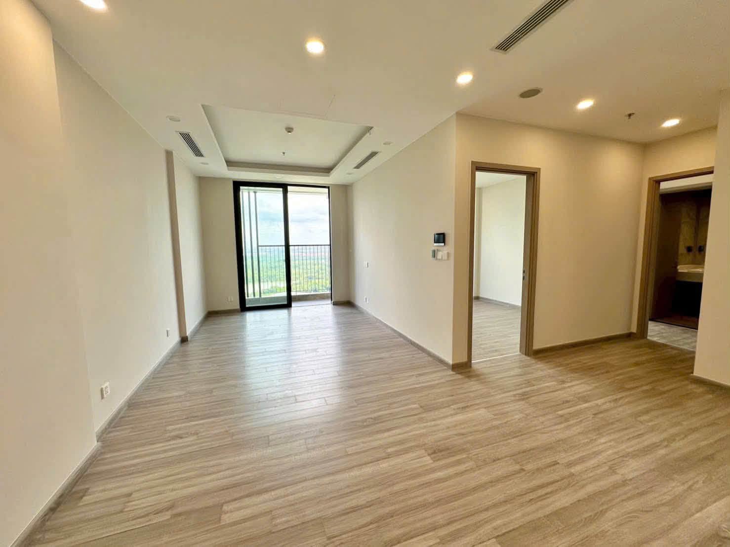 bán căn 2 phòng ngủ tòa SF1 Sky Forest 74M2