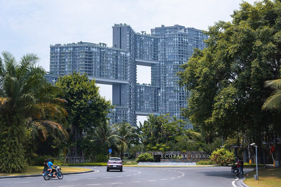 Tòa chung cư Sky Forest Ecopark